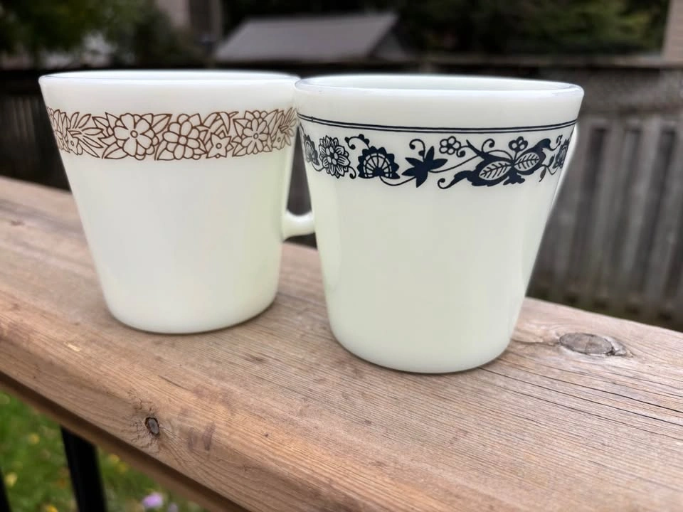Vintage Pyrex Milk Glass Mugs - Old Town Blue & Butterfly Gold - photo 2