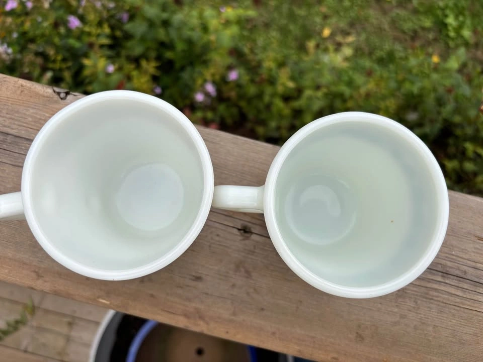 Vintage Pyrex Milk Glass Mugs - Old Town Blue & Butterfly Gold - photo 3
