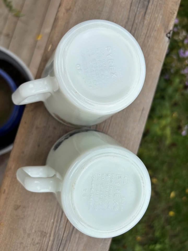 Vintage Pyrex Milk Glass Mugs - Old Town Blue & Butterfly Gold - photo 4