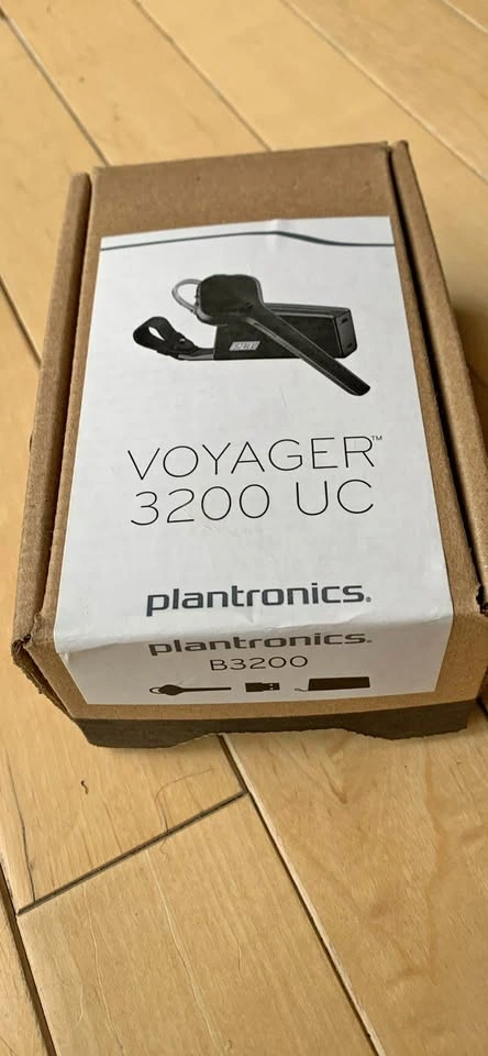 Plantronics Voyager 3200 UC Bluetooth Headset – Brand New