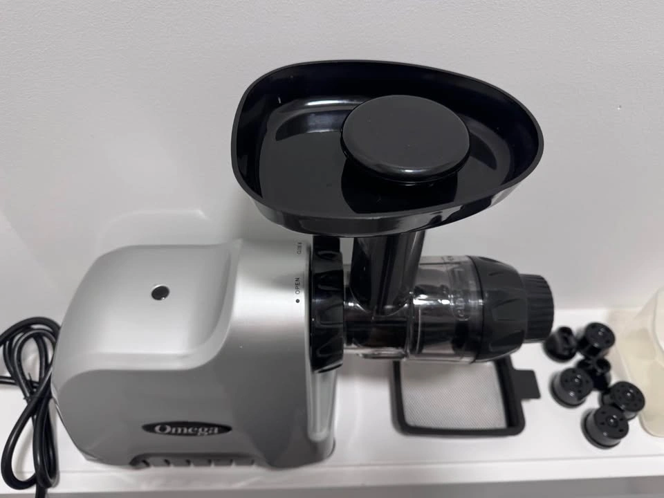 Omega CNC80S Cold Press Masticating Juicer & Nutrition System - photo 2