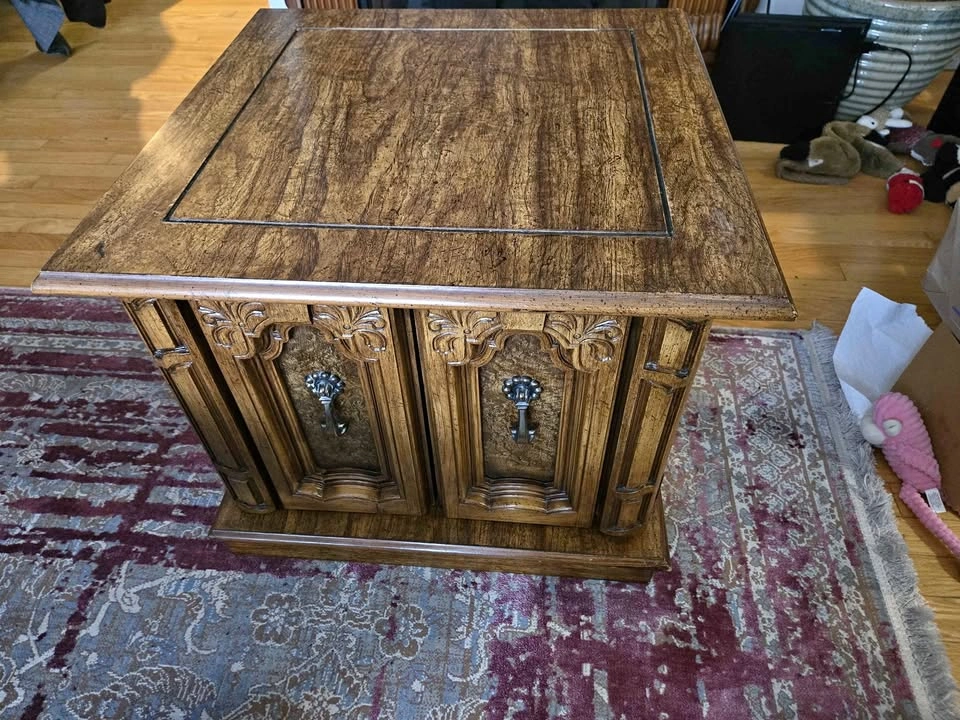 Vintage Wooden Accent Cabinet / Storage End Table