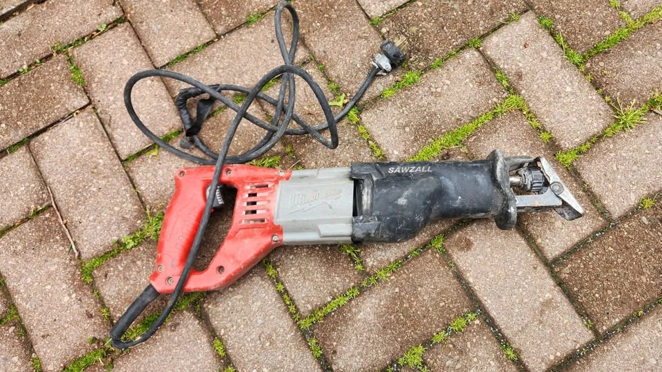 Milwaukee Sawzall Corded Reciprocating Saw - photo 2