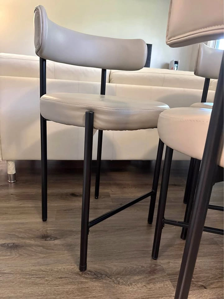 Bar stool leather