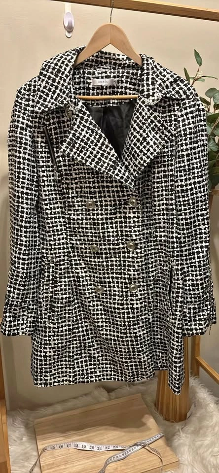 Ricki’s Black and White Trench Coat size XL