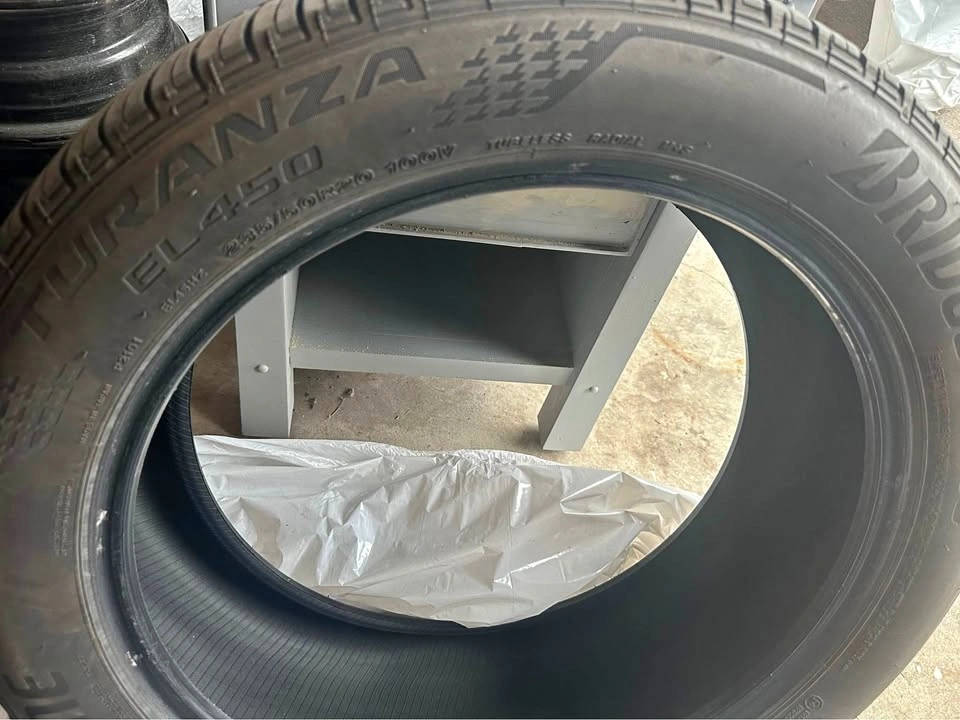 Bridgestone Turanza EL450 235/50R20 Set
