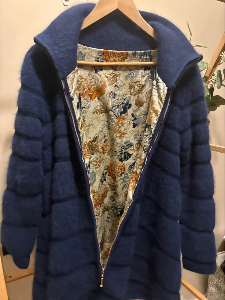 50% Cashmere Woman’s Navy Coat size Med - photo 2