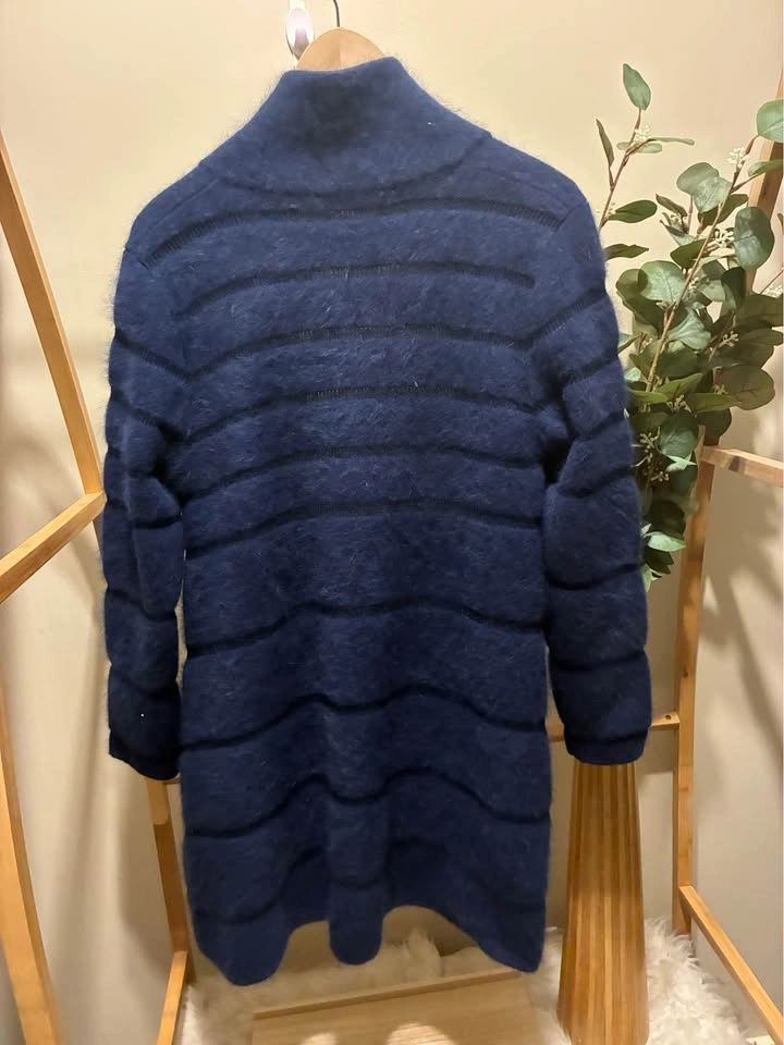 50% Cashmere Woman’s Navy Coat size Med - photo 4