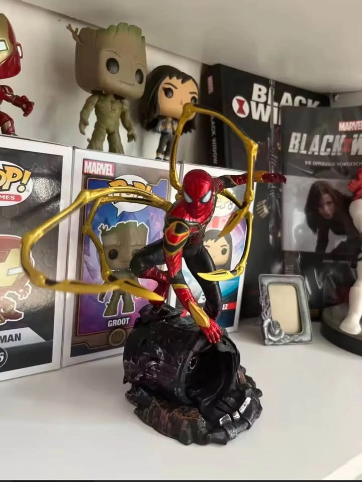 Marvel Iron Spider-Man Collectible Statue - photo 2