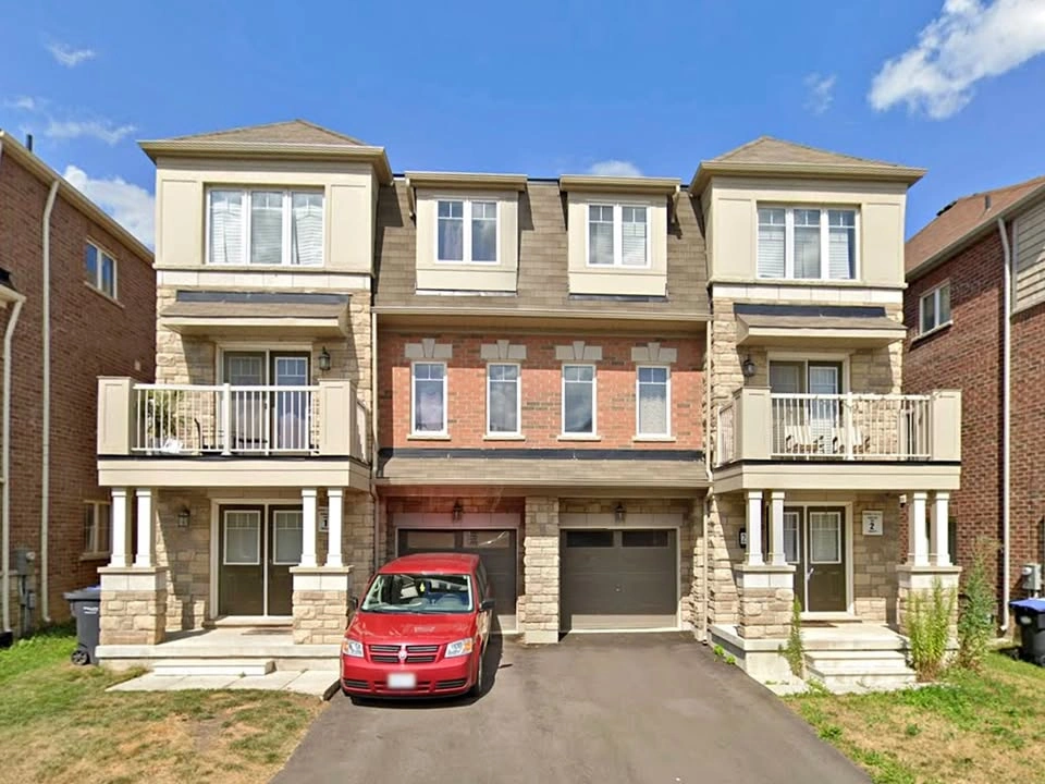 3 Beds 2.5 Baths - House