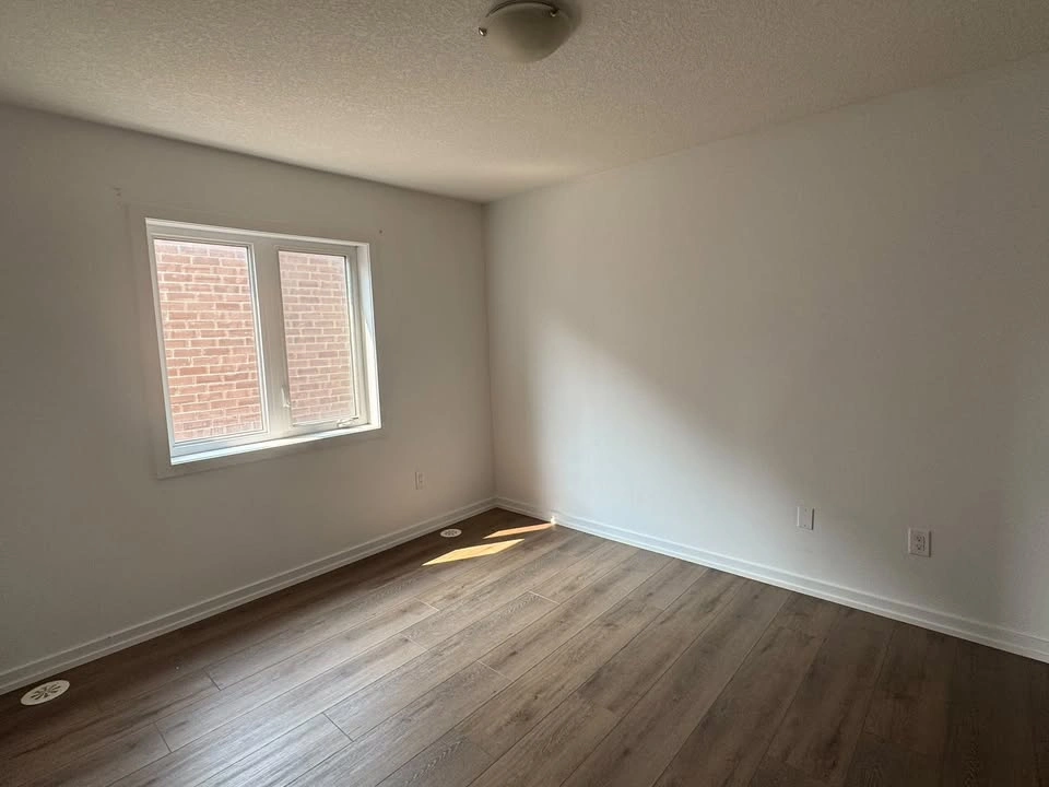 3 Beds 2.5 Baths - House - photo 3