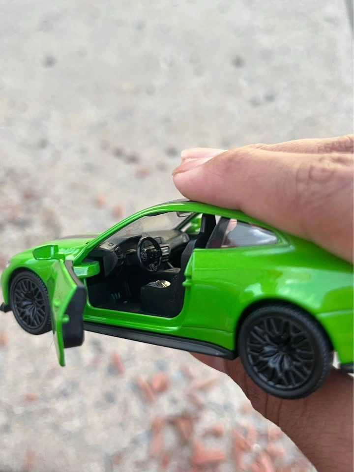 RMZ City BMW M4 CSL Green Die-Cast Car - photo 2
