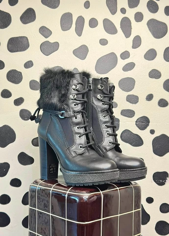 RUDSAK Black Leather Fur Heeled Boots – Size 37 – Made in Italy