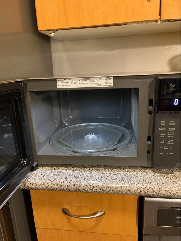LG Smart Inverter Microwave - photo 5