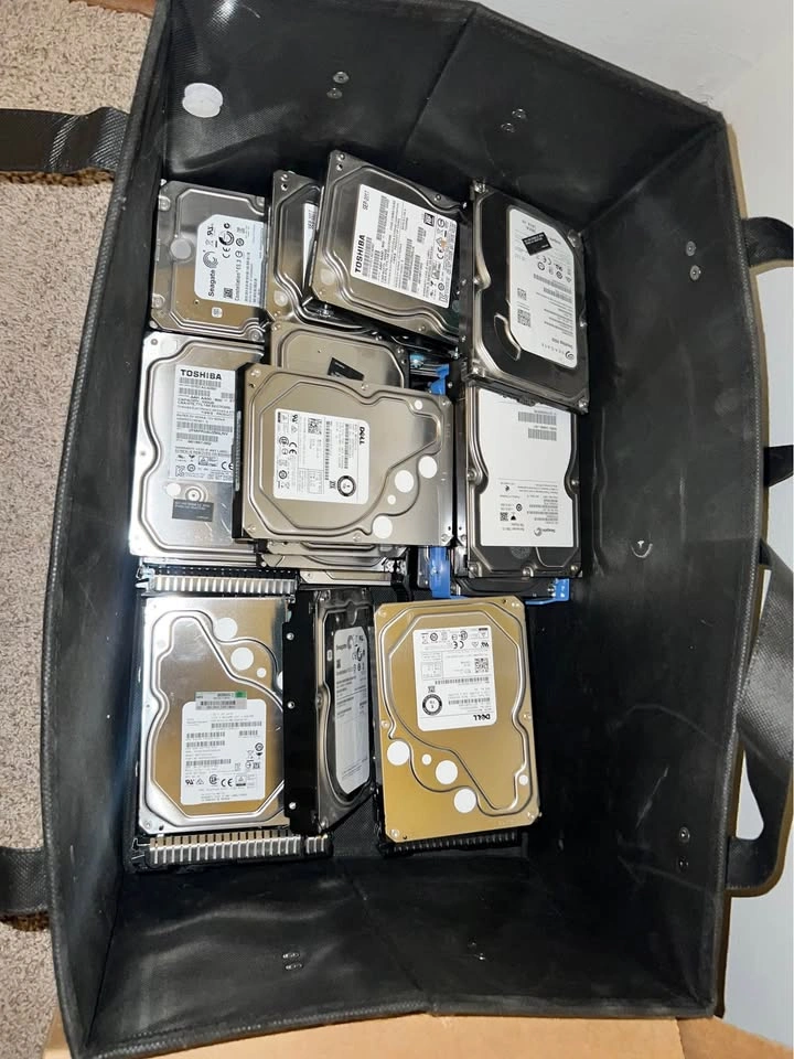 Bulk Lot of Mixed 3.5" Internal Hard Drives (Seagate, WD, Toshib - photo 3