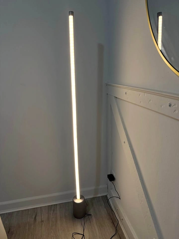 Modern RGBW Corner Floor Lamp – Smart LED