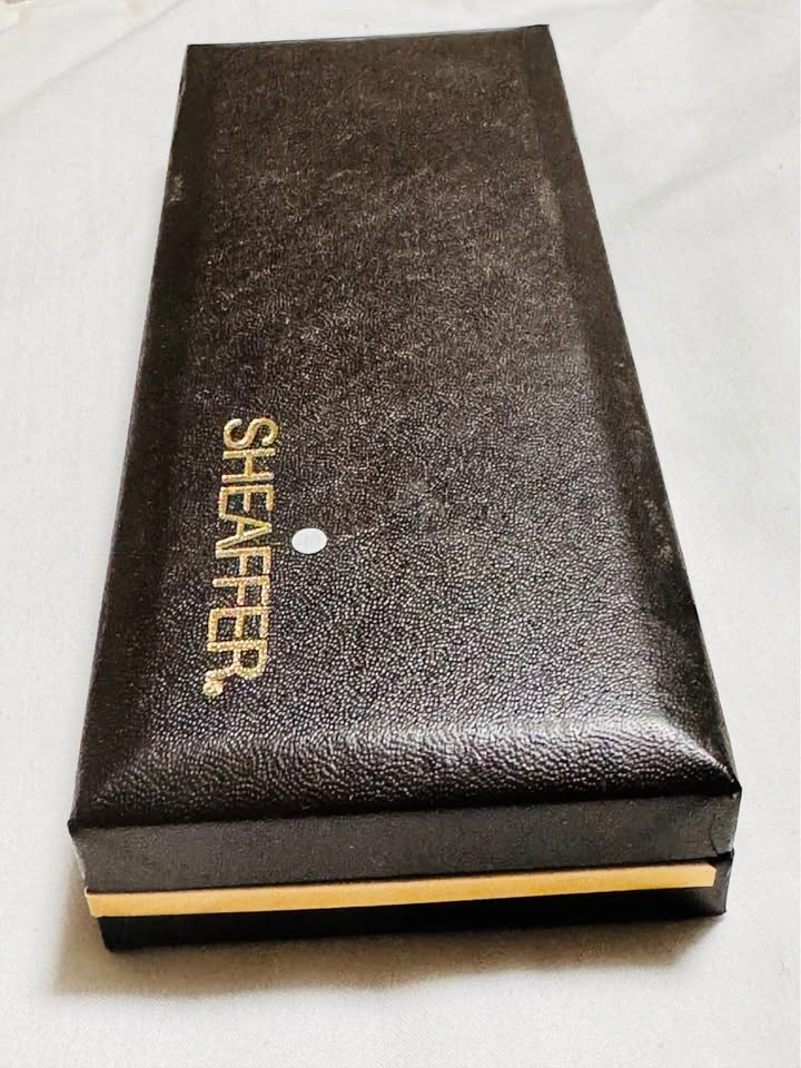 New Vintage Sheaffer Gold Electroplated Ballpoint Pen with Case - photo 3