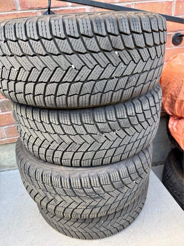 225/45/17 Michelin X-Ice Winter Tires (DOT 2025)