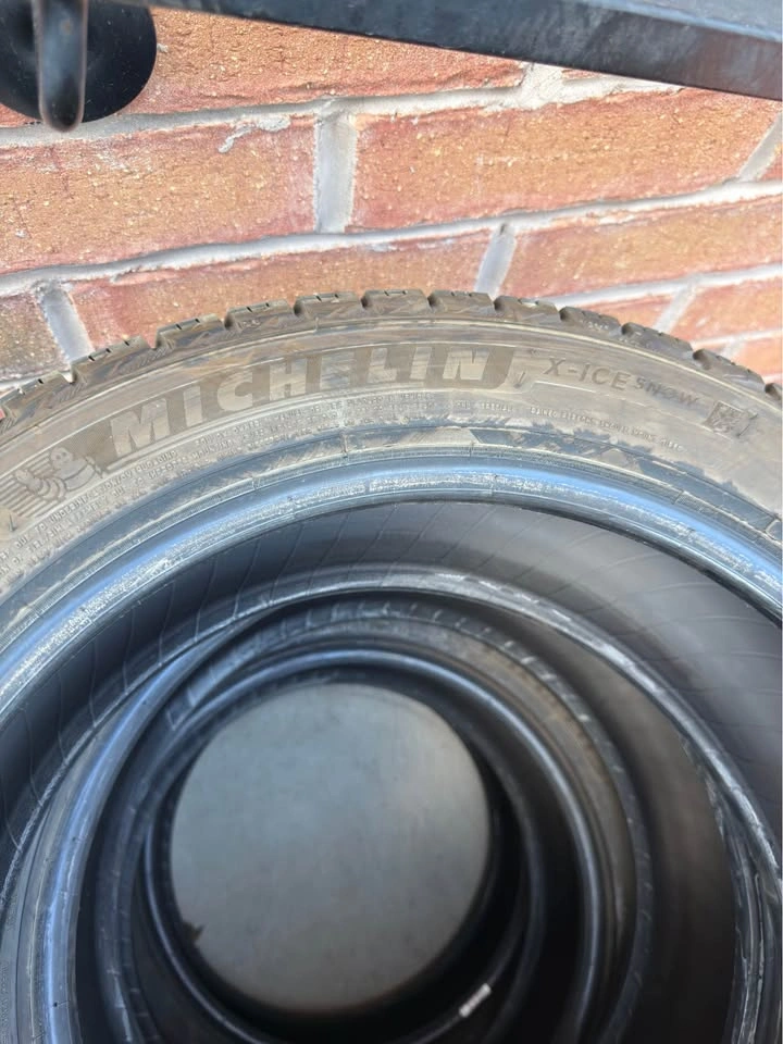 225/45/17 Michelin X-Ice Winter Tires (DOT 2025) - photo 2