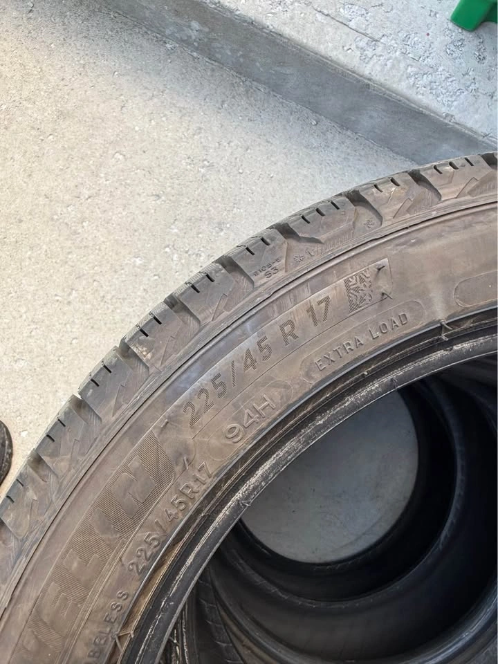 225/45/17 Michelin X-Ice Winter Tires (DOT 2025) - photo 4