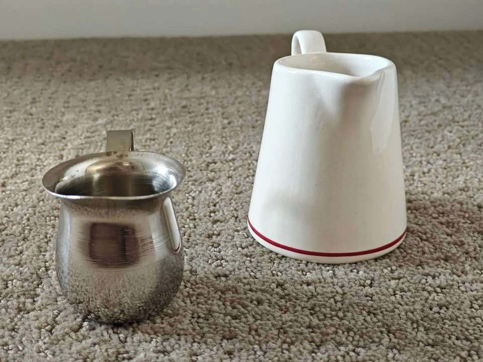 2 Small Coffee Milk Creamer Porcelain / Metal Pitcher w/ Handle - photo 2