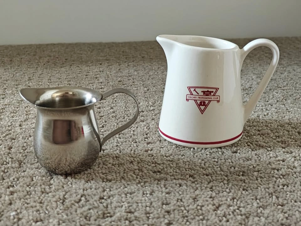 2 Small Coffee Milk Creamer Porcelain / Metal Pitcher w/ Handle - photo 3