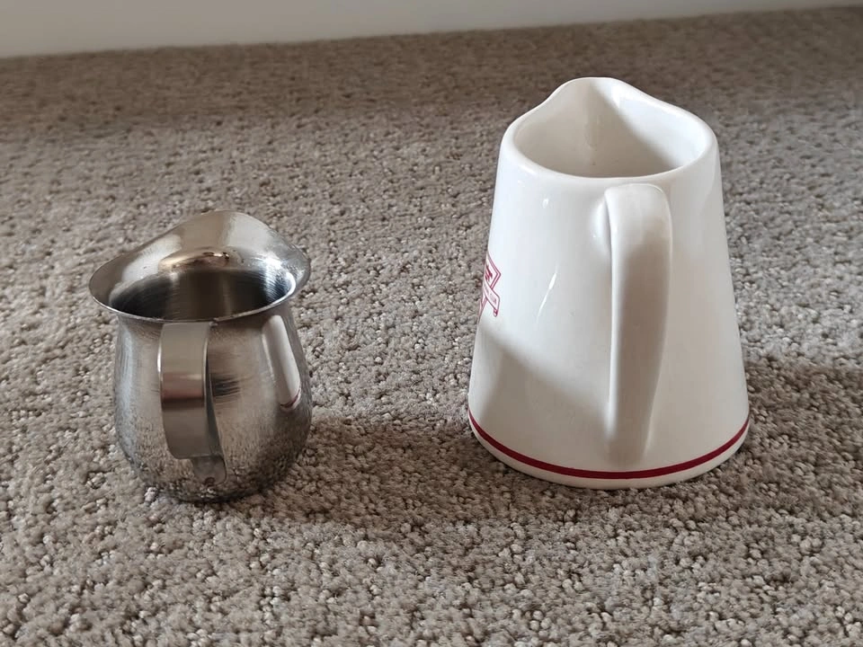 2 Small Coffee Milk Creamer Porcelain / Metal Pitcher w/ Handle - photo 4
