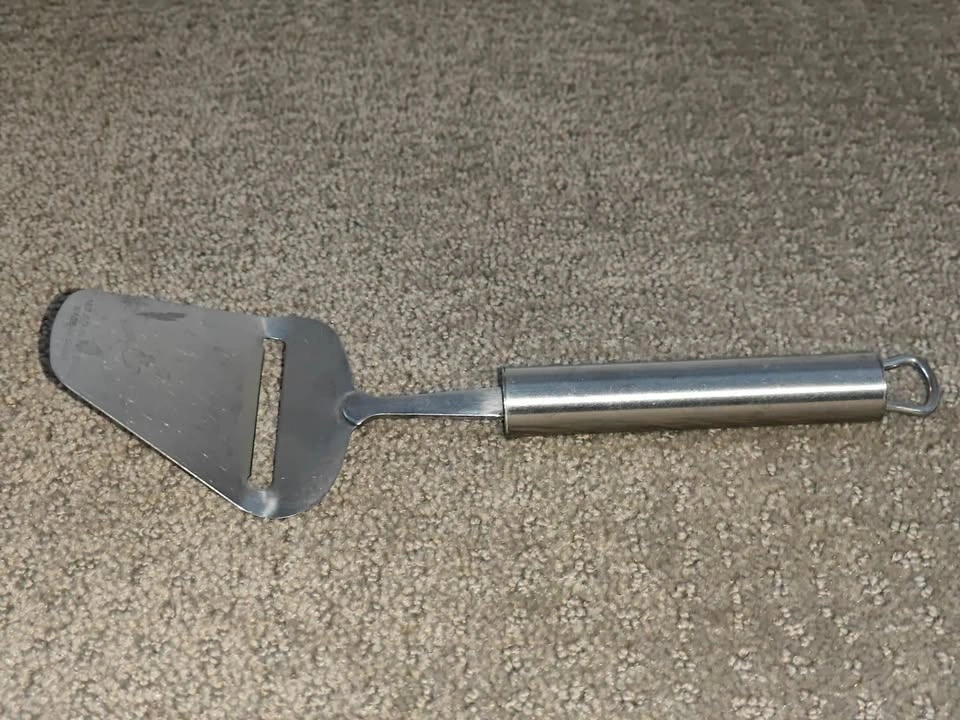 Cheese Slicer Cutter / Peeler with Stainless Steel Blade - photo 2