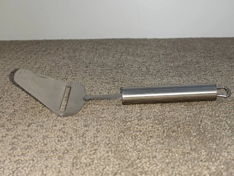 Cheese Slicer Cutter / Peeler with Stainless Steel Blade - photo 3