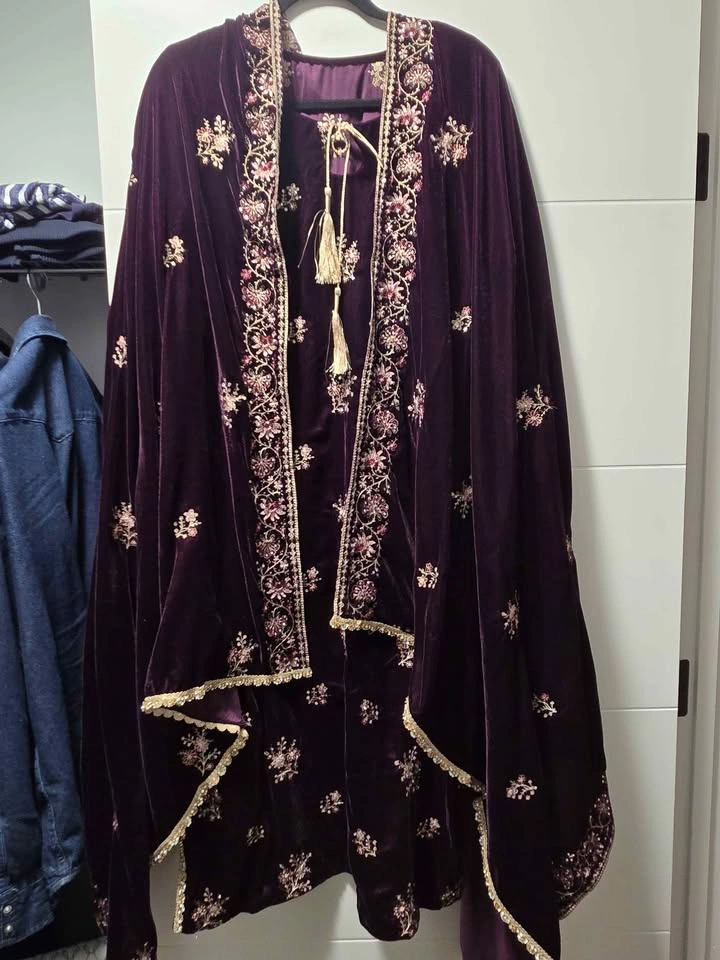 PAKISTANI VELVET EMBELLISHED 3 PIECES DRESS - photo 2