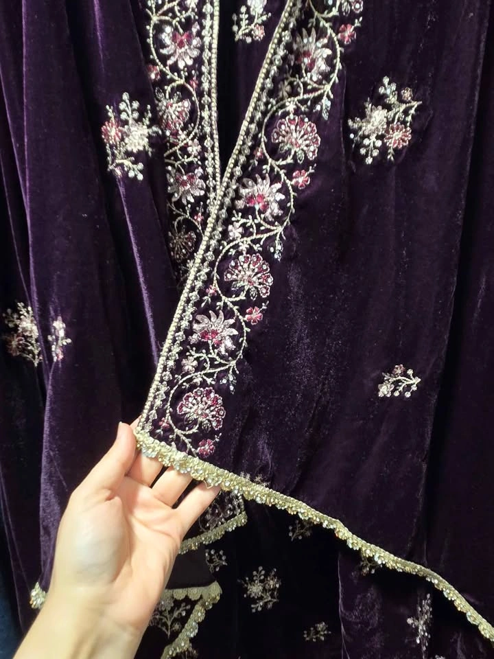 PAKISTANI VELVET EMBELLISHED 3 PIECES DRESS - photo 4