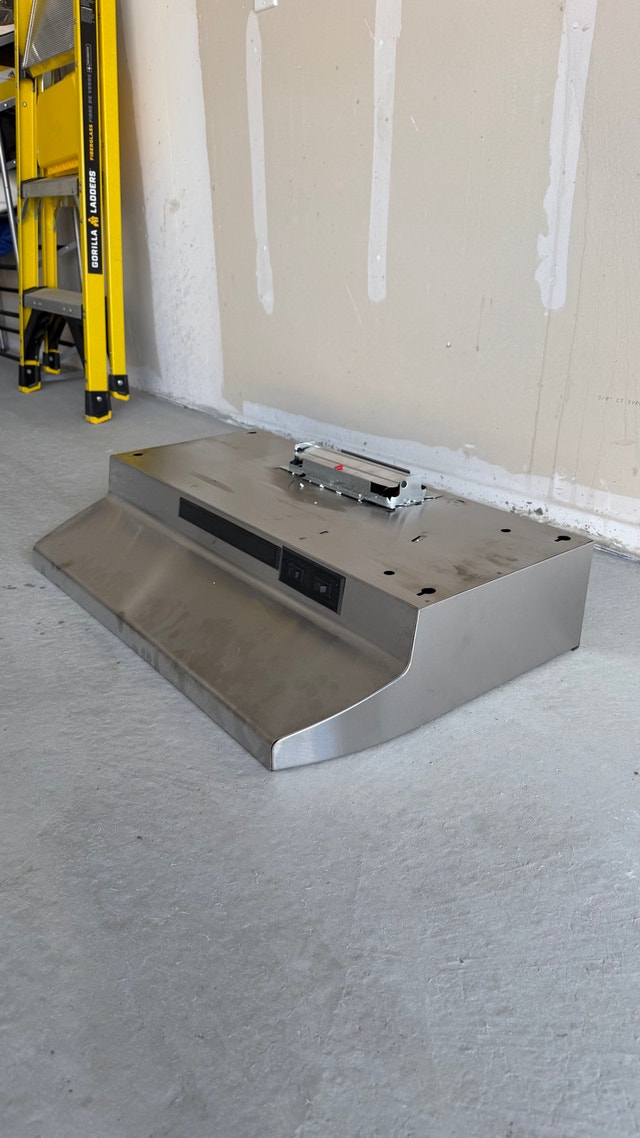 The Air King AV1368 36” convertible under-cabinet range