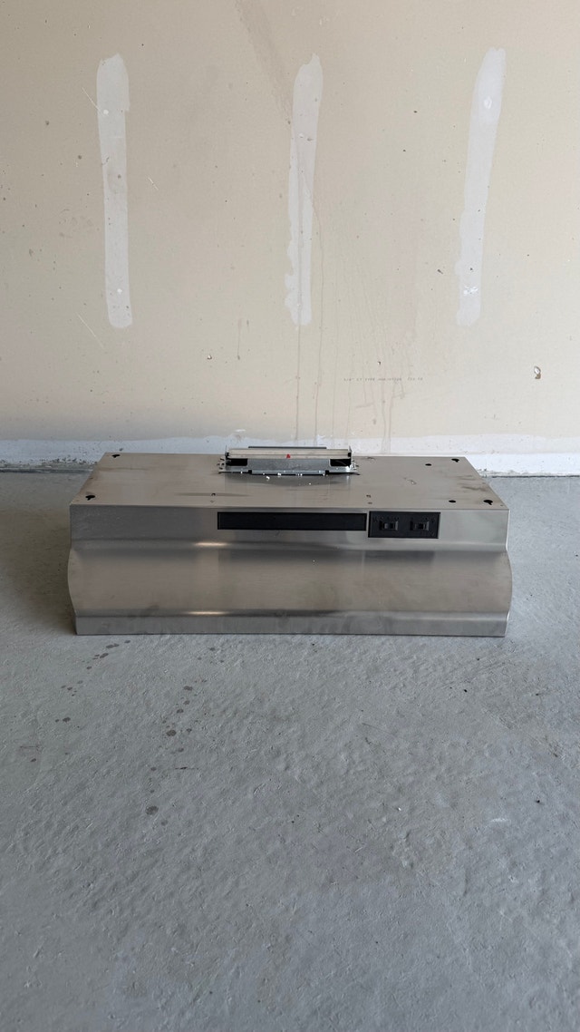 The Air King AV1368 36” convertible under-cabinet range - photo 2