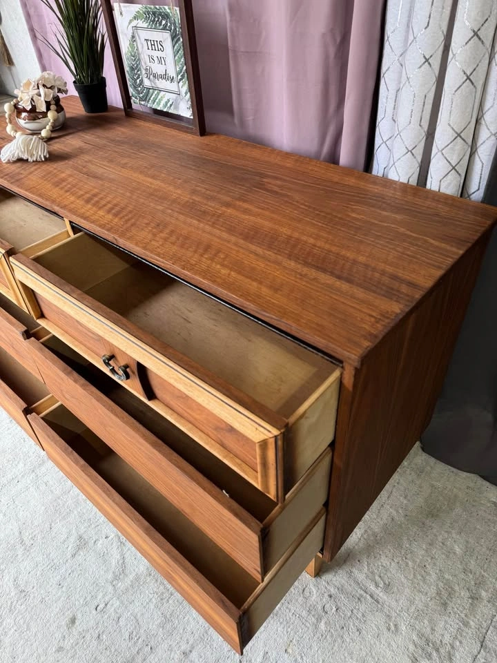 Mid century modern dresser in very good condition - photo 3