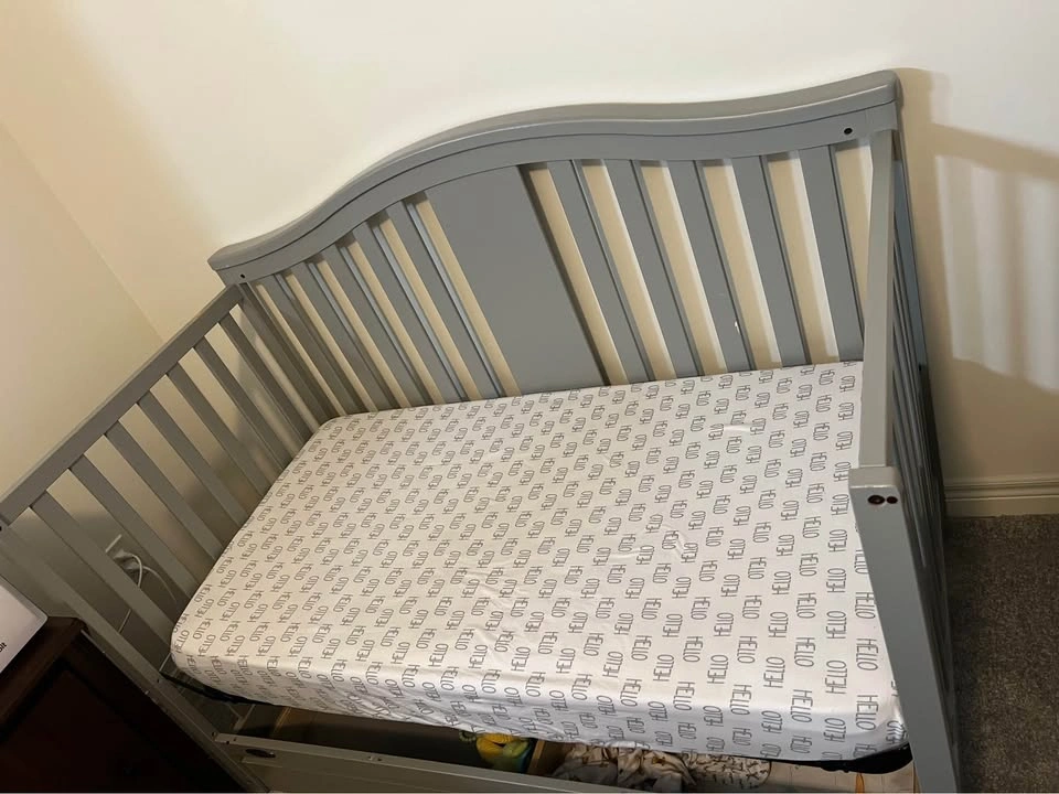 Crib/Mattress/Mattress sheets - photo 2