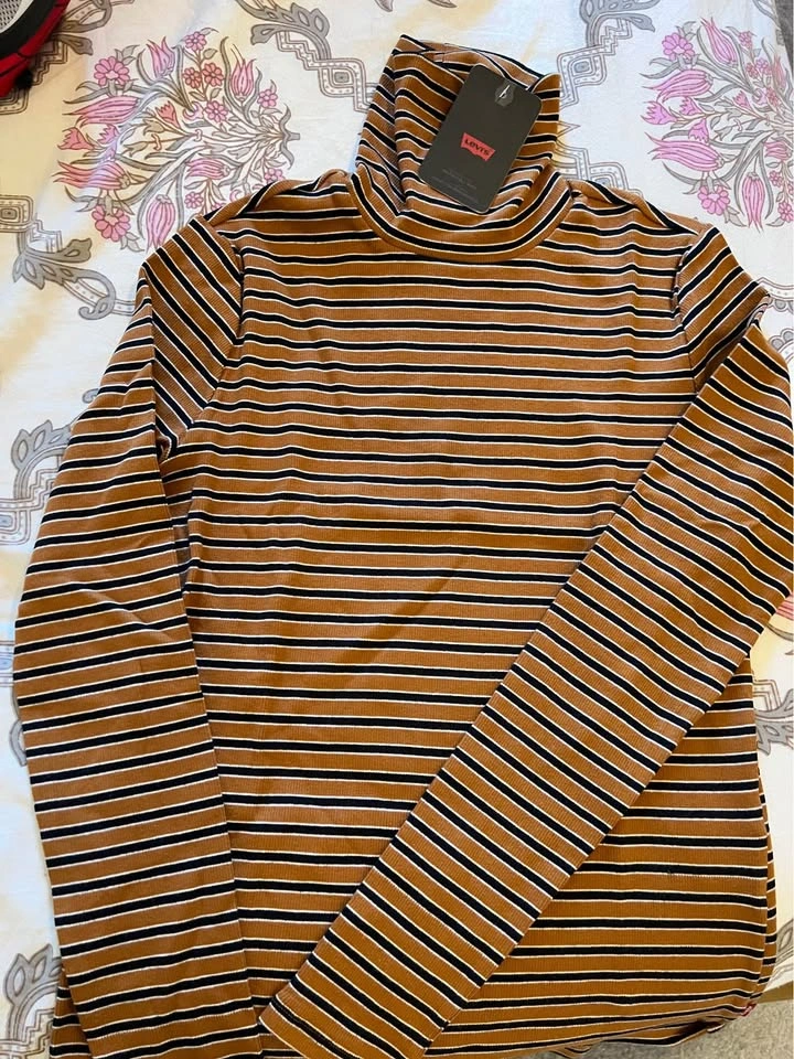 Women’s turtleneck top