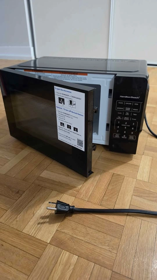 Hamilton Beach Countertop Microwave - photo 3