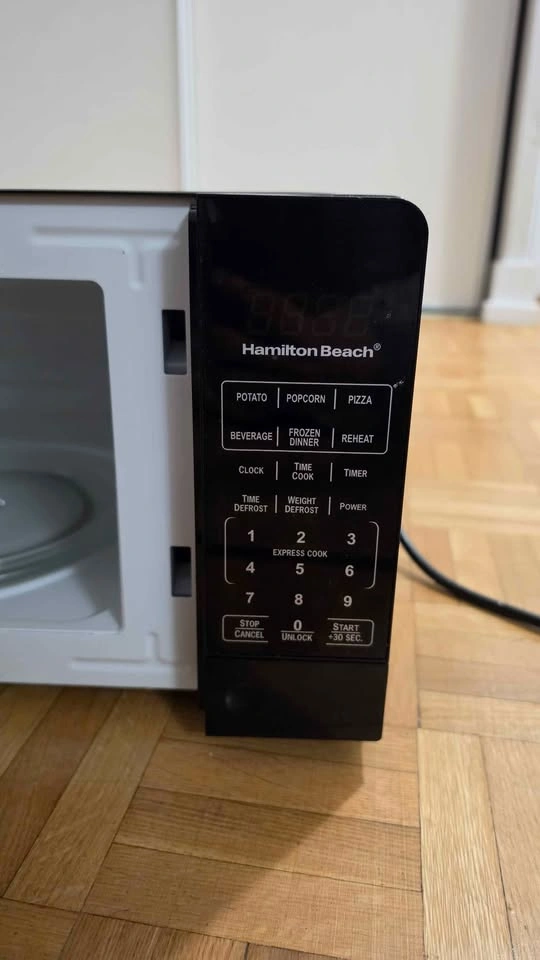 Hamilton Beach Countertop Microwave - photo 4