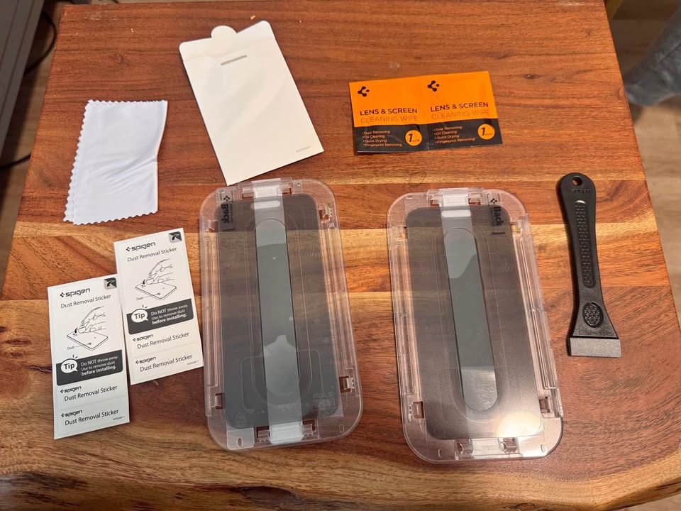 Spigen Tempered Glass – iPhone 15 Pro (Privacy, 2 Pack)