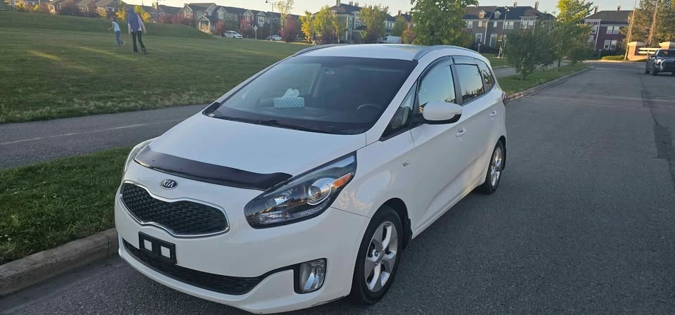 2014 Kia Rondo - photo 2