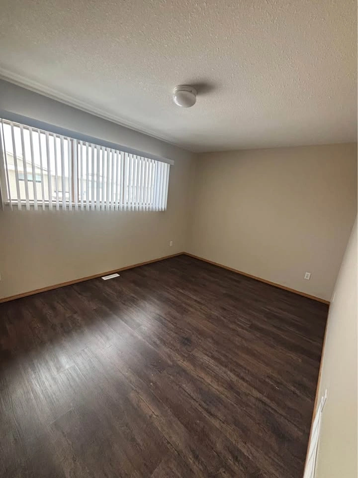 2 Beds 1.5 Baths - Townhouse - photo 5