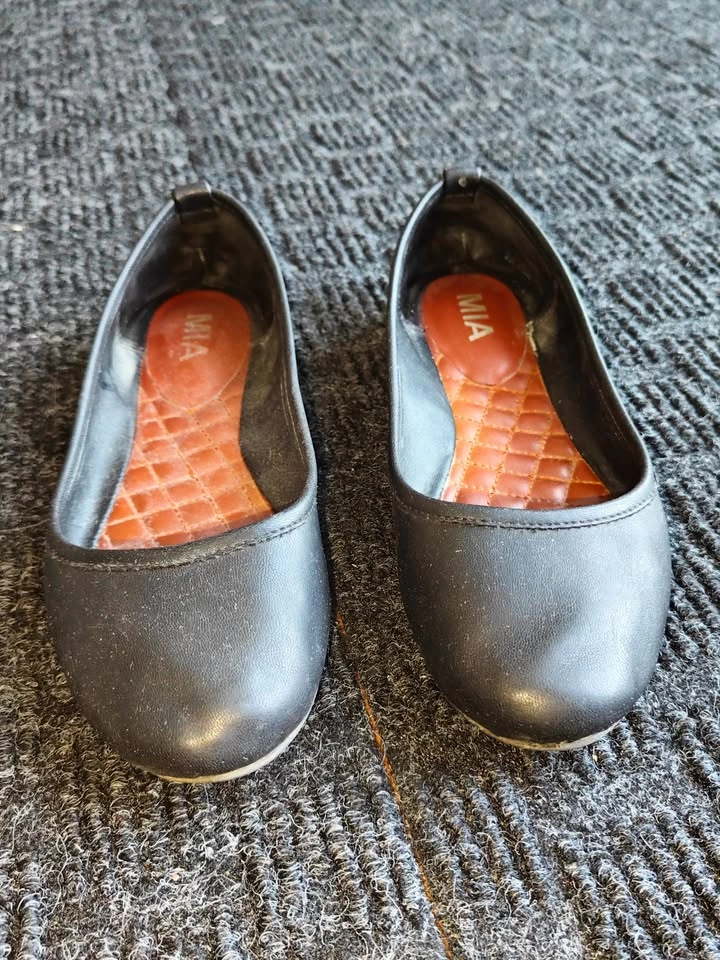 Women MIA Black Ballet Flats Slip On Shoes - Size 7.5 - photo 2