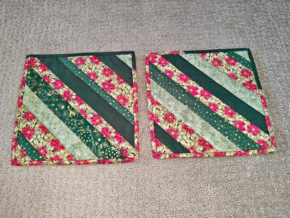 Quilted Fabric Placemats Coasters - Christmas Floral Set of 2