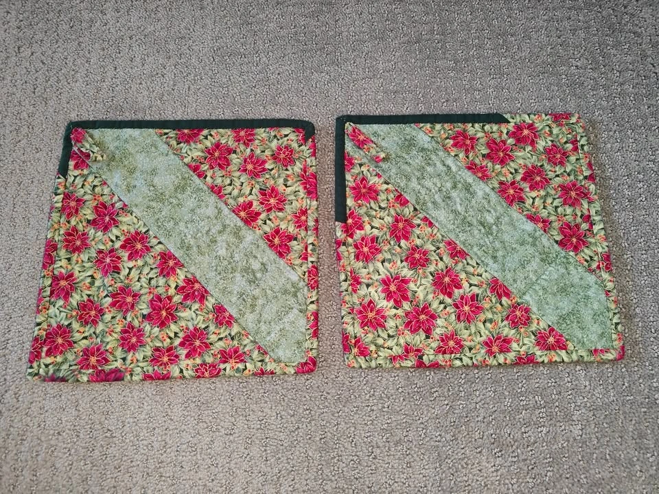 Quilted Fabric Placemats Coasters - Christmas Floral Set of 2 - photo 2