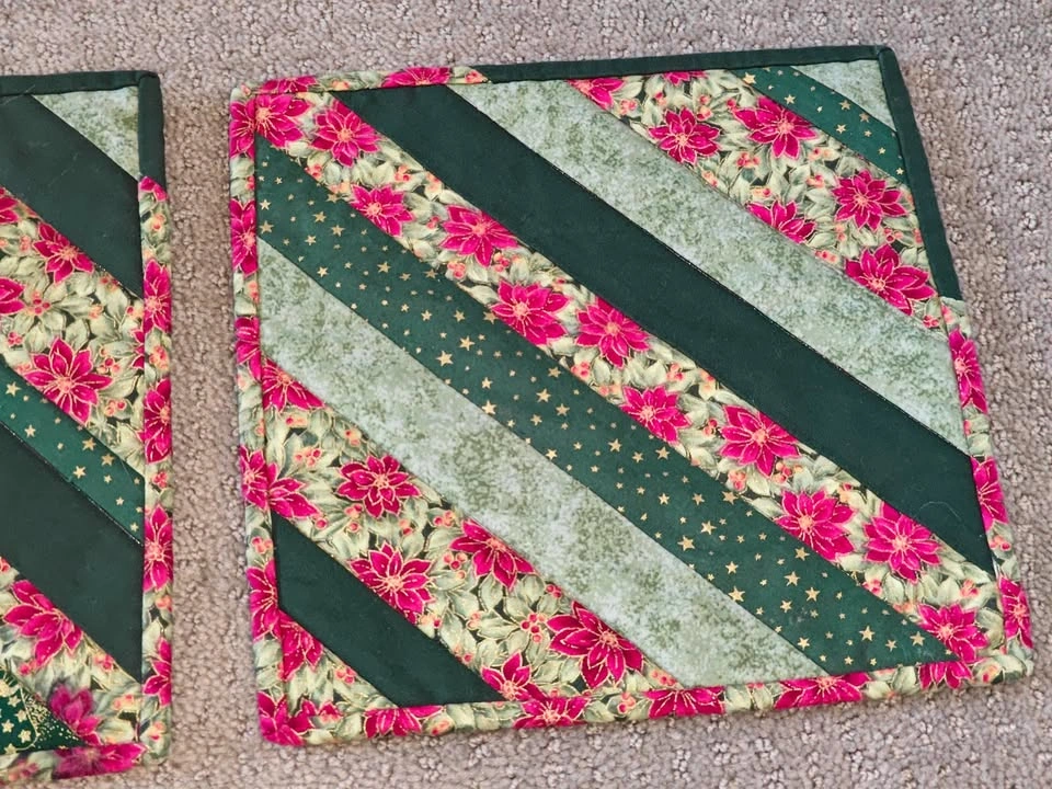Quilted Fabric Placemats Coasters - Christmas Floral Set of 2 - photo 4
