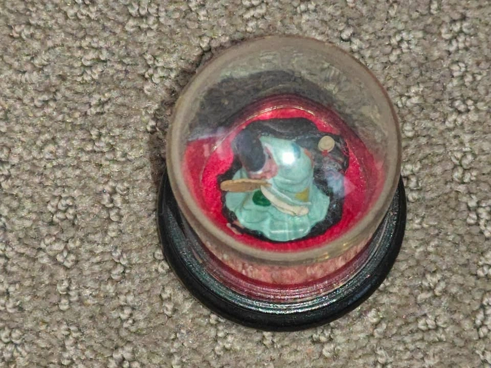 Vintage Chinese Mud Man Figurine – Ji Gong Monk with Glass Dome - photo 5