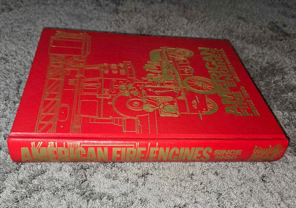 American Fire Engines Since 1900 Walter McCall 1st Ed 1976 - photo 3