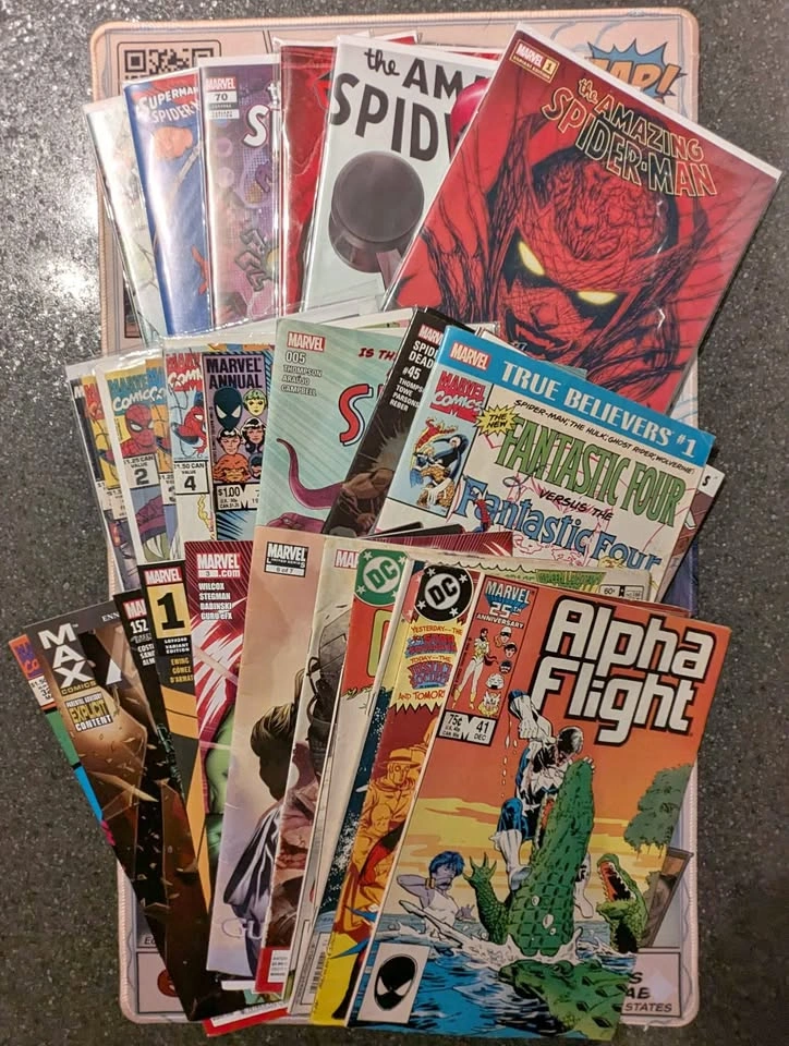 35 various Spider-Man, green lantern, venom comic lot