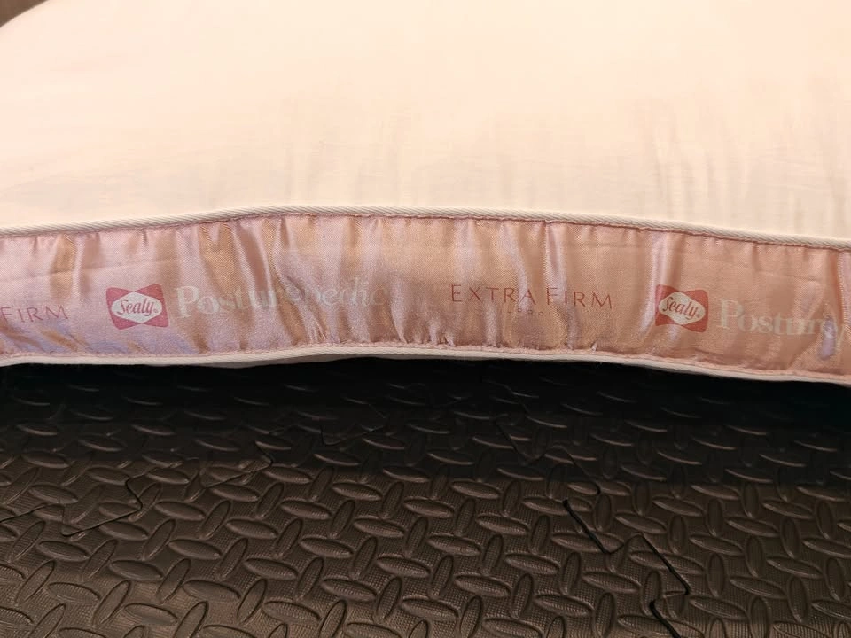 Used Sealy Posturepedic Extra Firm Queen Bed Pillow - photo 2