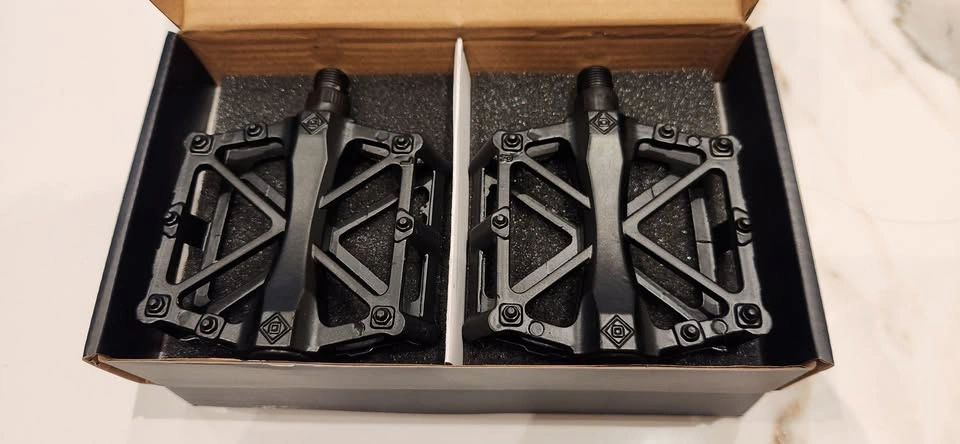 Bike Pedals & Handlebar Tapes - photo 2